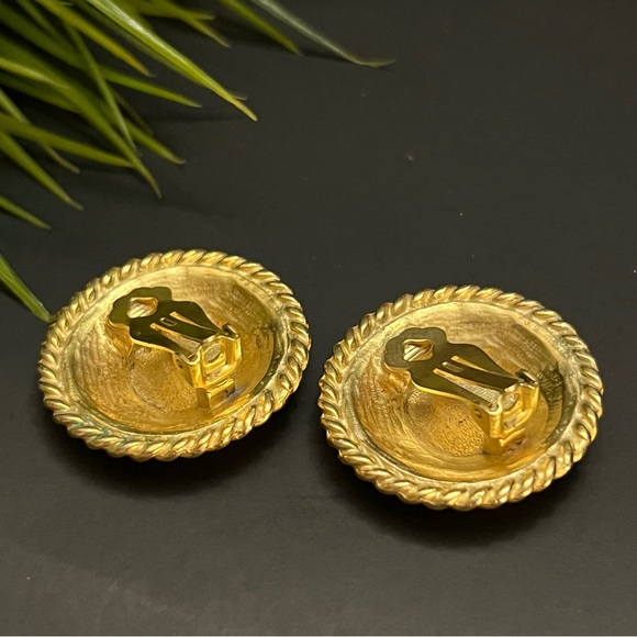 VTG Gold Plated Navy Blue Enamel Oversized Button Nautical Anchor Clip Earrings - Picture 3 of 5